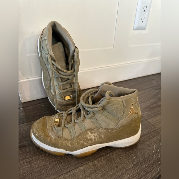 Nike Air Jordan 11 Shoes Womens Size 8 Green Basketball Sneakers AR0715-200 - Picture 11 of 16